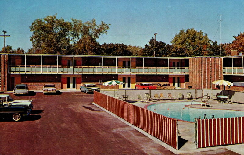 Doherty Hotel Motel (Doherty Motel Hotel, Doherty Motor Hotel) - Vintage Postcard